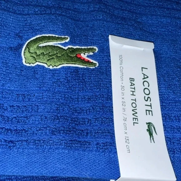 LACOSTE Bath Towel Navy Blue 100% Coton 30” x 52” Crocodile Logo Low Linting - Picture 2 of 7